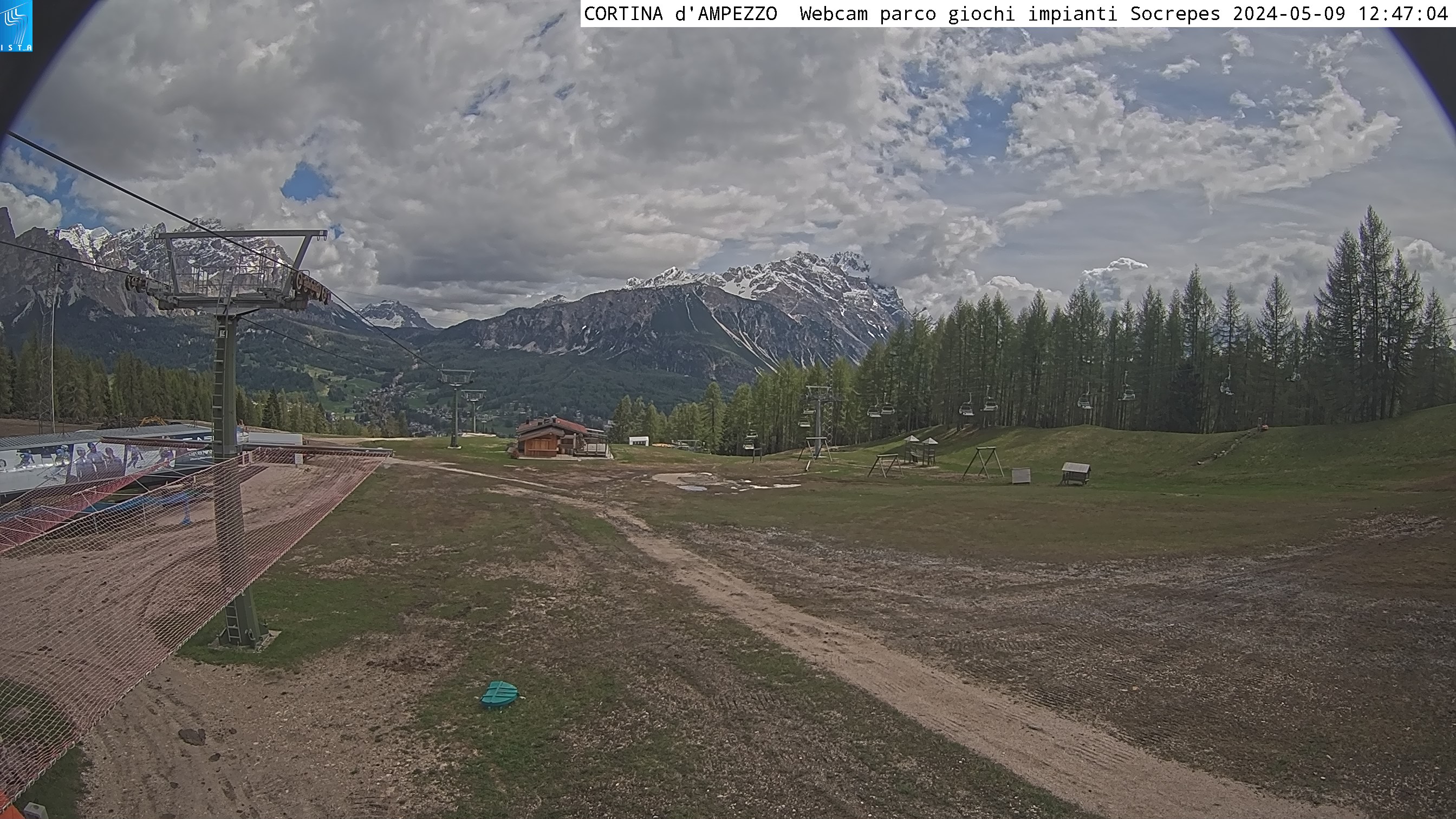 Cortina: Sessellift Socrepes 1322-1494m mit Blick auf Cortina 1220m und Faloria 1691-2356m und Sorapiss 3205m